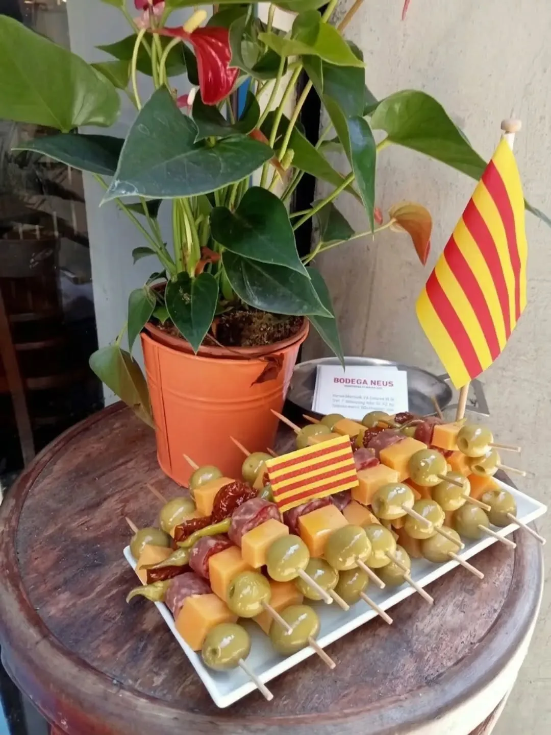 Gildes amb la senyera, per la Diada